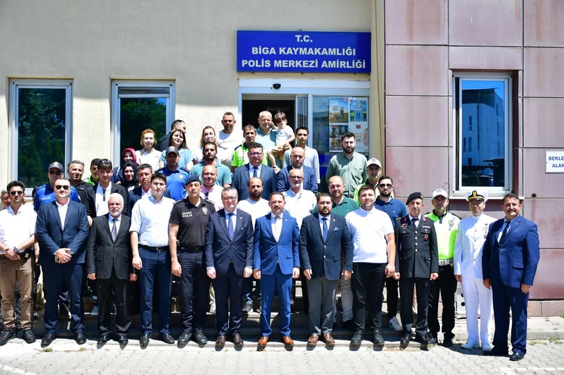 Kaymakamımız Sayın Ercan Kayabaşı Biga İlçe Emniyet Müdürlüğü'nü Ziyaret Ederek Kahraman Emniyet Teşkilatımızın Bayramını Kutladı 