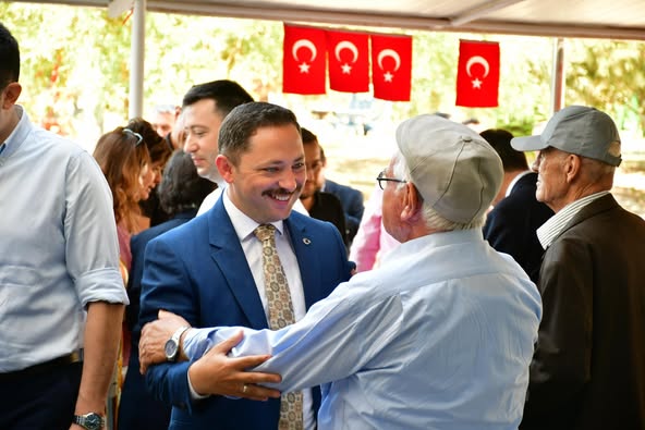 Kaymakamımız Sayın Ercan Kayabaşı İlçe Protokolümüz İle Birlikte Özel BİSEV Huzurevi’nde Değerli Büyüklerimizin Bayramını Kutladı